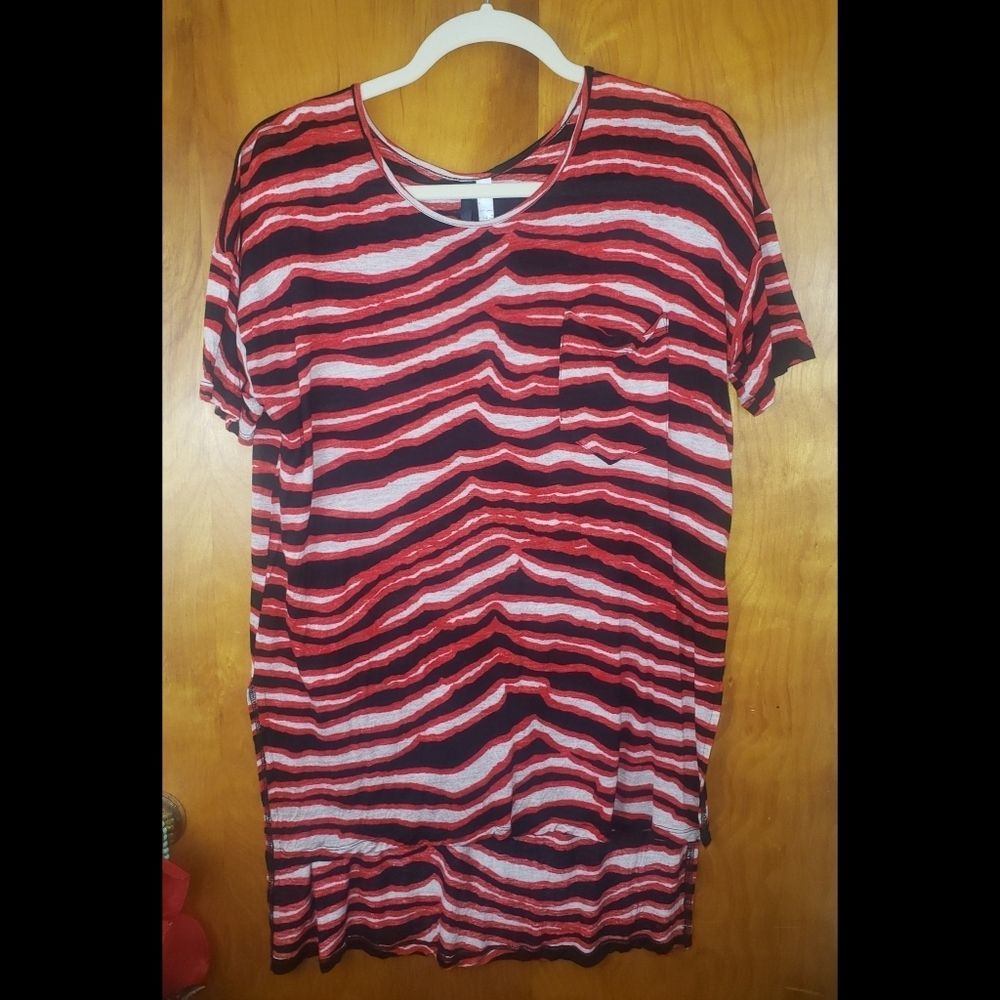 Kensie High Low Red White Black Abstract Printed Top